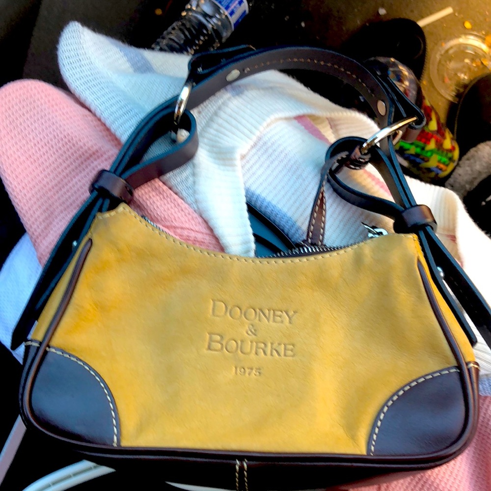 Dooney and bourke VINTAGE 1976 LEATHER GOOD CONDITION
